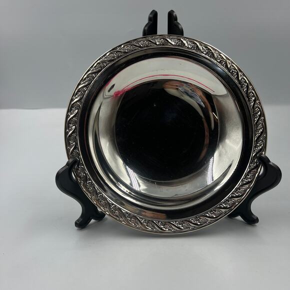 Vintage WM Rogers & Sons Round Silver Plated Serving Tray Spring Flowers #2048 - Picture 10 of 10